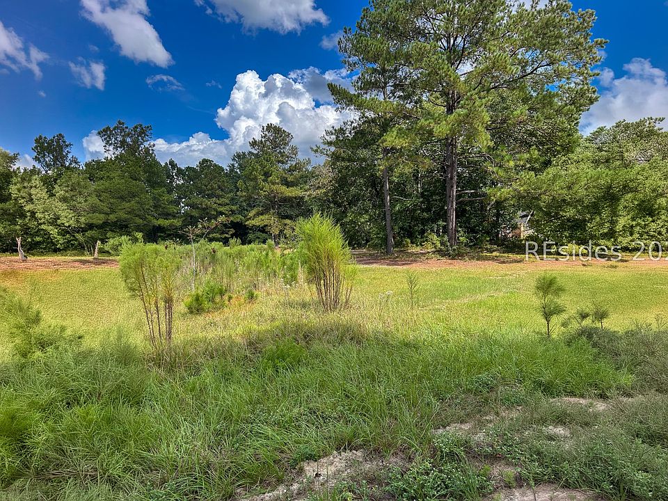 2nd image of 200 Edgewood Drive