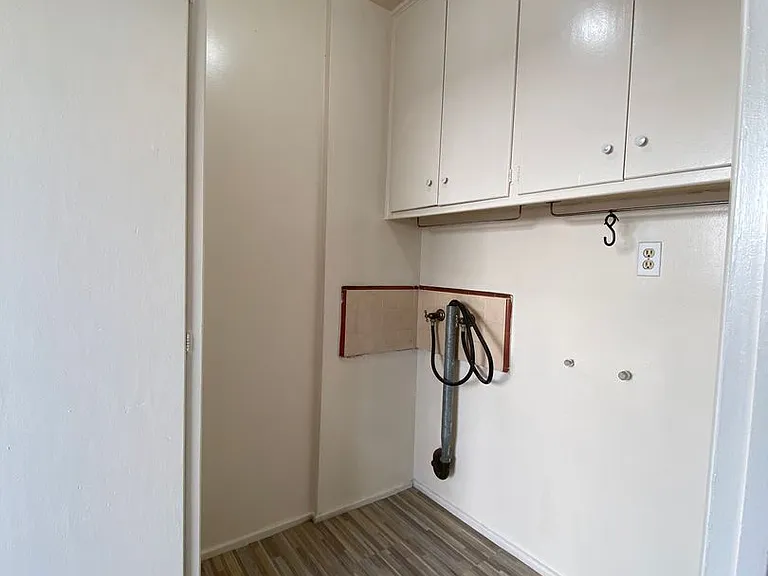 5712 N Charlotte Ave — Photo 3