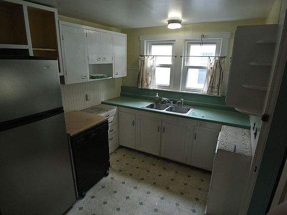 4th image of 1048 S Pershing Ave