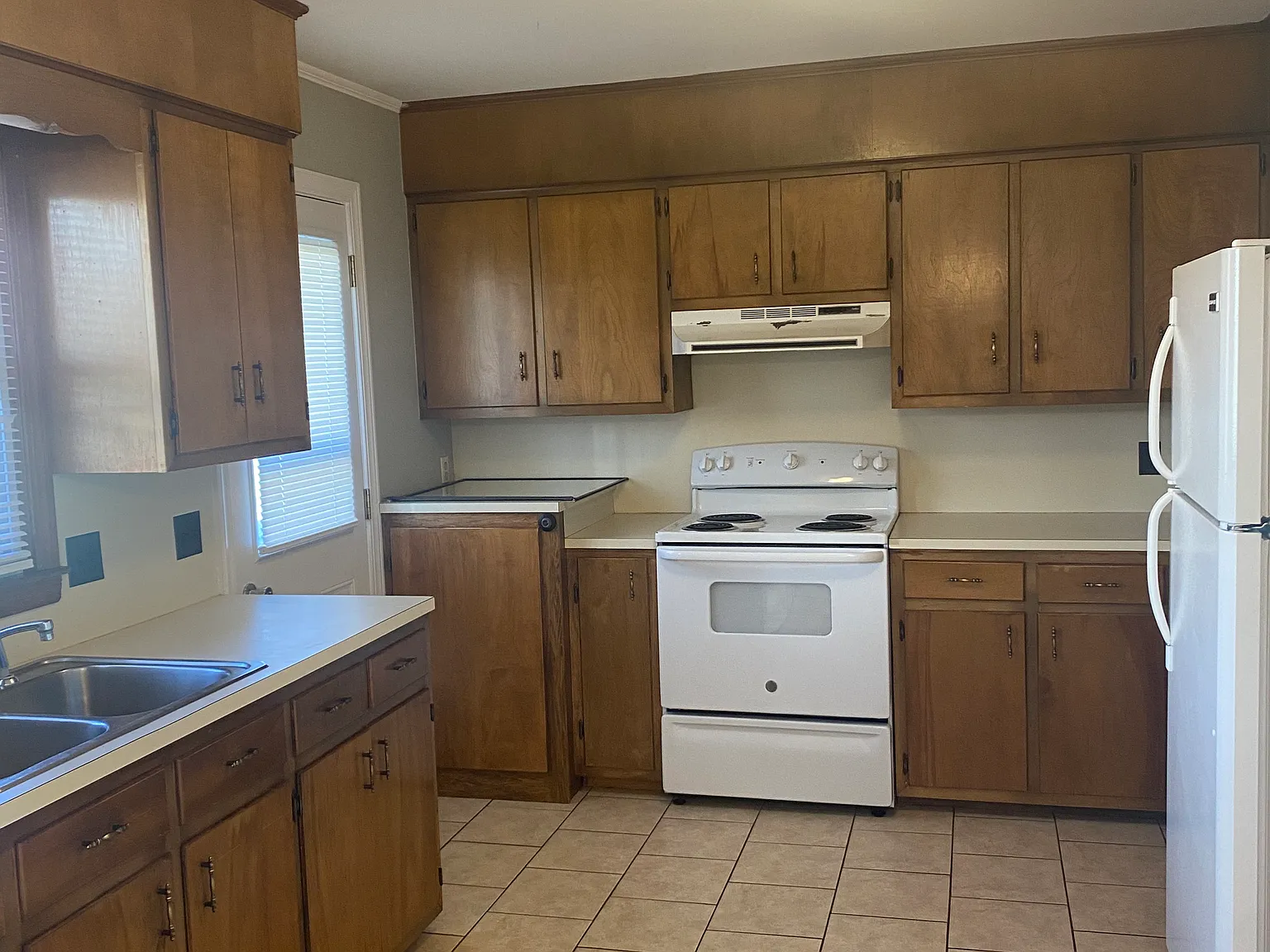 518 E Haymore St — Photo 1