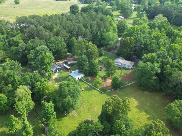 577 Johnson Dr, Albertville, AL 35950