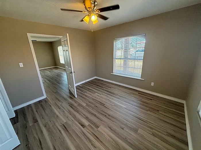 909 College Ave — Photo 23