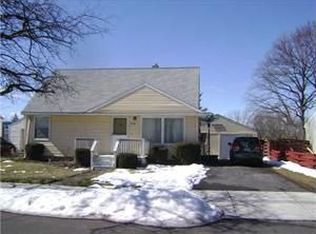 1520 97th St, Niagara Falls, NY 14304