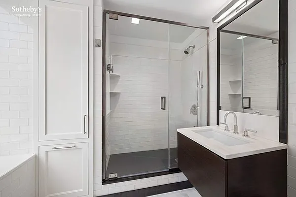 Sold by Sotheby's International Realty | media 21