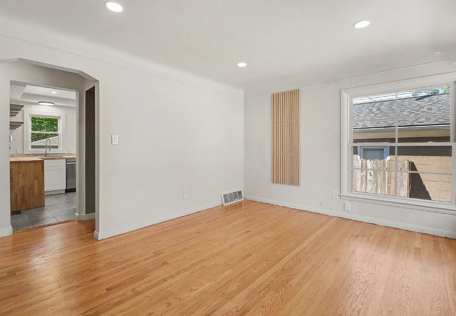 2 bed, 1.0 bath, 1378 sqft, $2,195 — Photo 4
