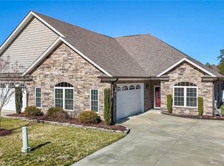 2126 Lake Point Dr, Graham, NC 27253