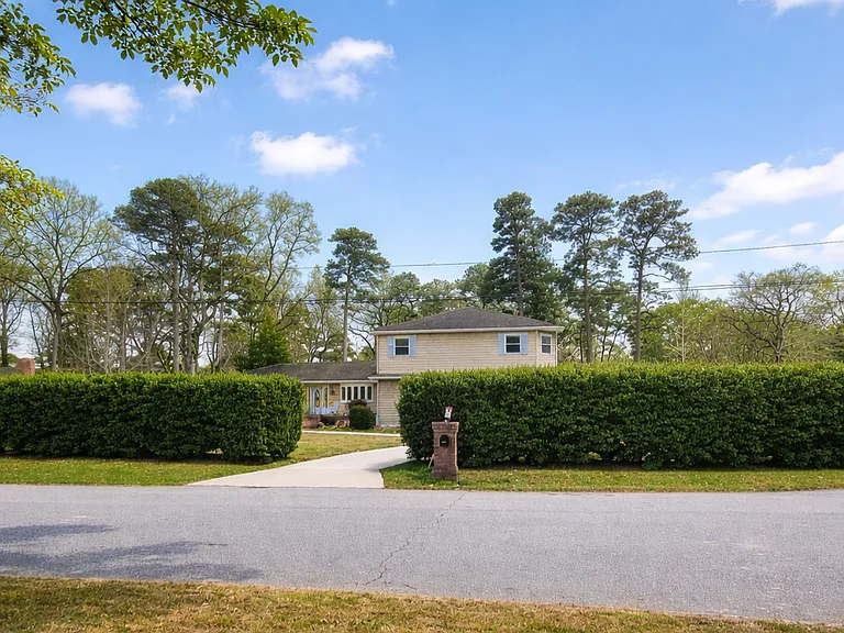 Cedar Bark Rd — Photo 4