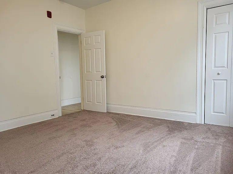 225 Park Avenue — Photo 6