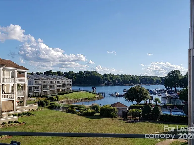 1044 Southwest Dr — Photo 1