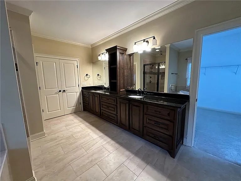 510 Lake Medlock Dr — Photo 35