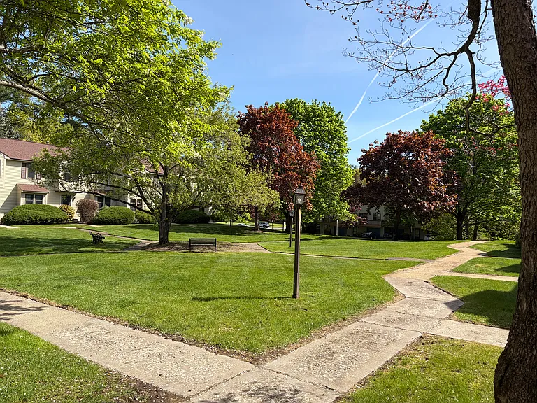 150 Apache Way — Photo 4