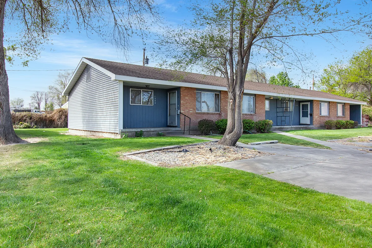 Building Photo - 1344 Elmwood Cir