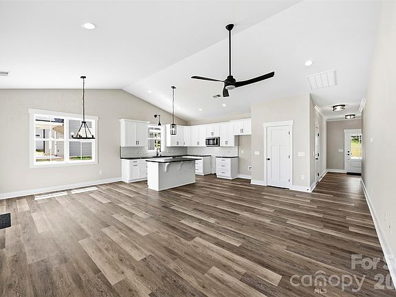 4th image of 1008 Speight Rd