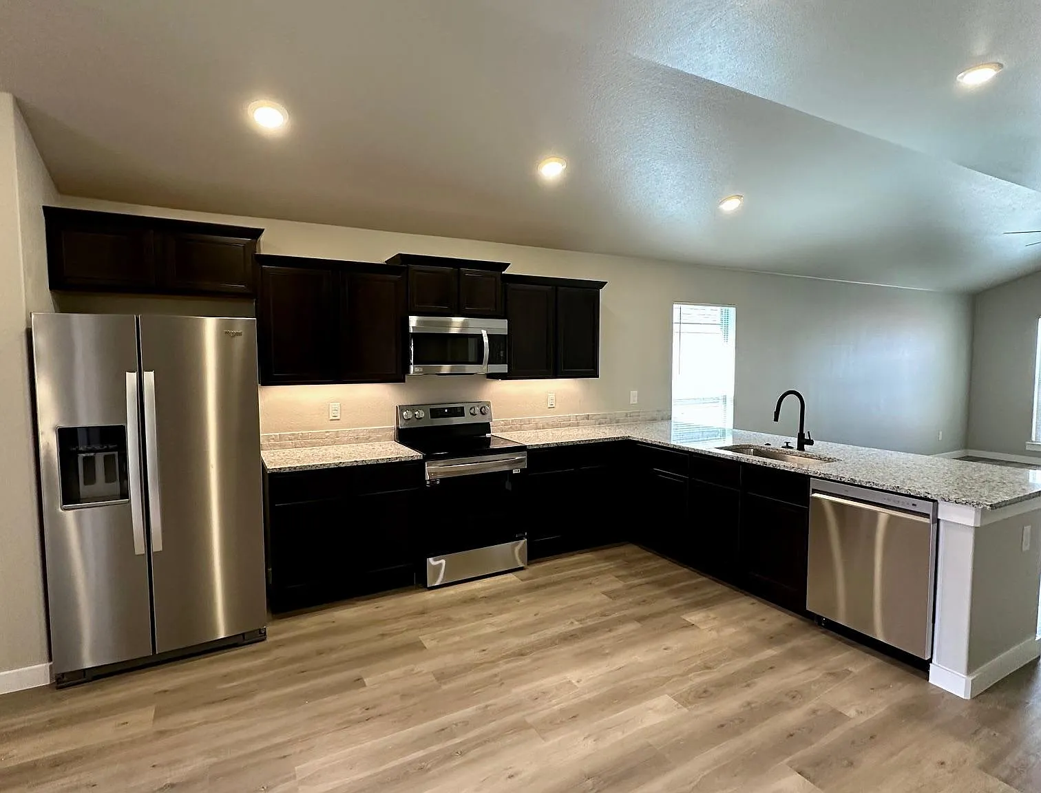 3 bed, 1550 sqft, $1,950 — Photo 3