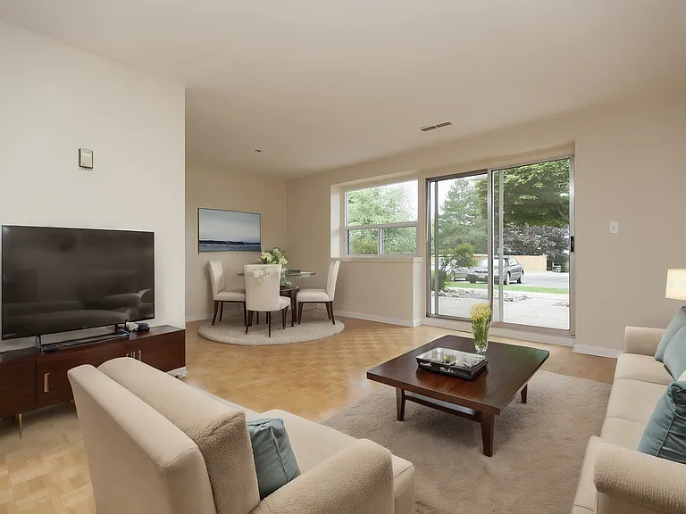 247 Bath Rd — Photo 2
