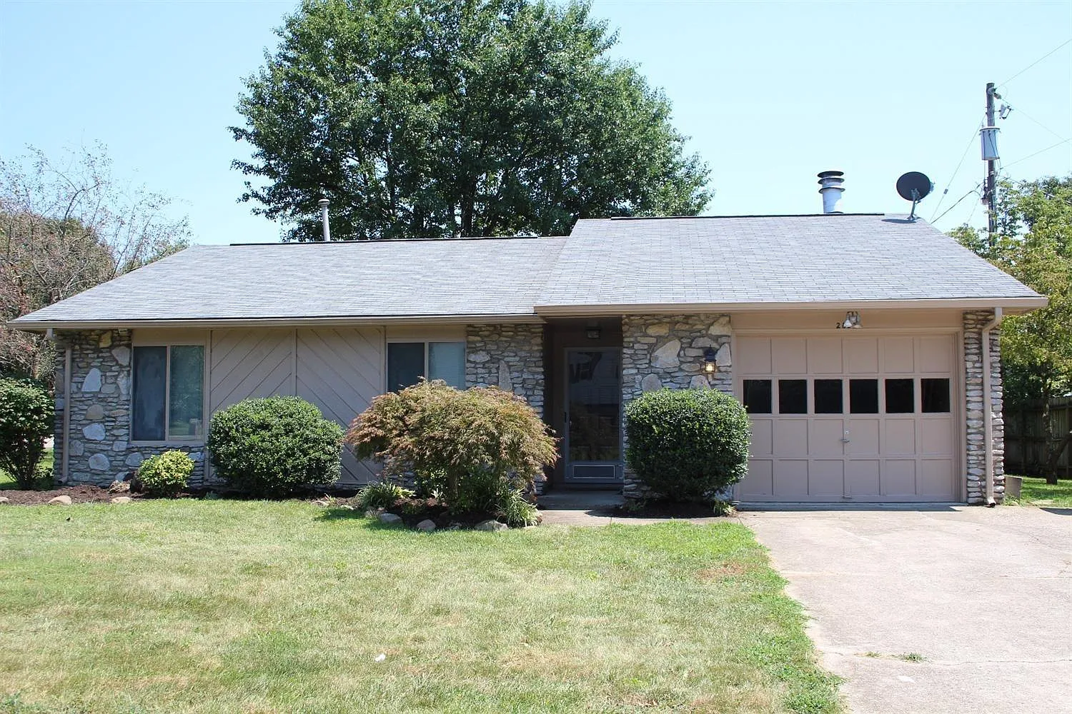 2832 Ark Royal Way photo 1