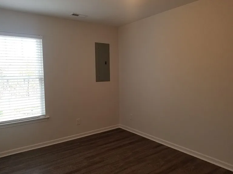 108 Squire Cir — Photo 9