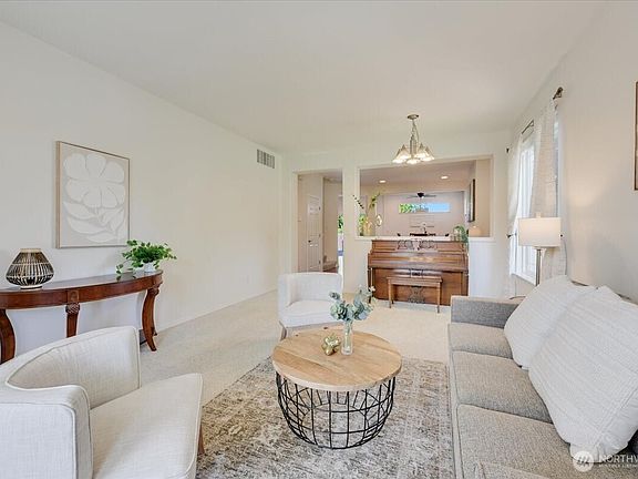 Nice Open Floor Plan>