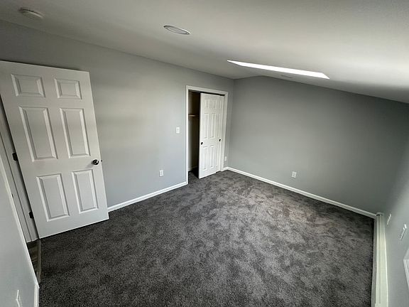 5th image of 385 Clayton St #2