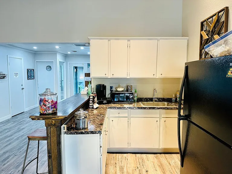 Cimarron Apartments — Photo 8