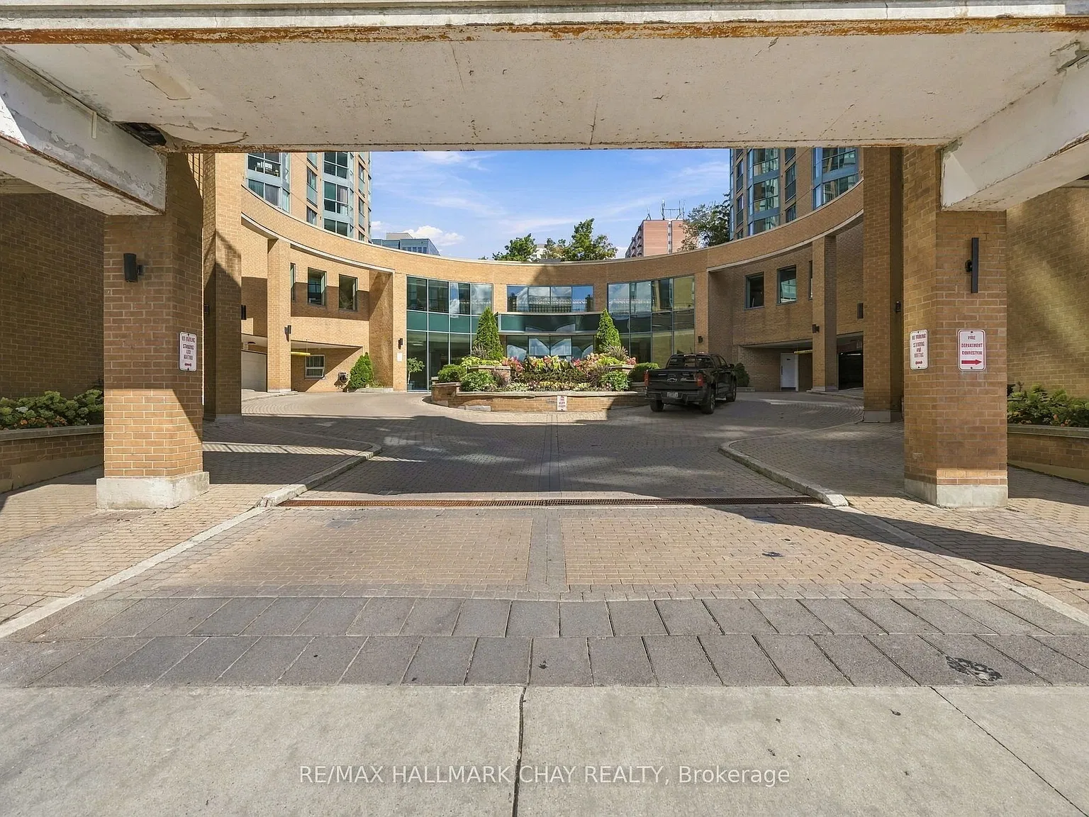 2 bed, $2,350 — Photo 4