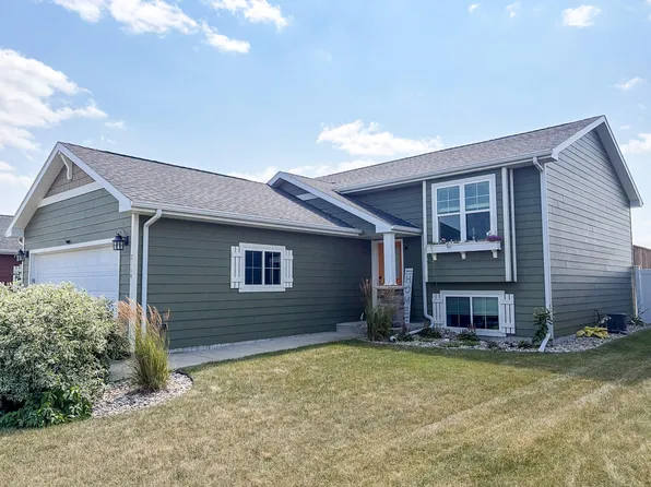 2114 Rio Grand Ave, Brookings, SD 57006