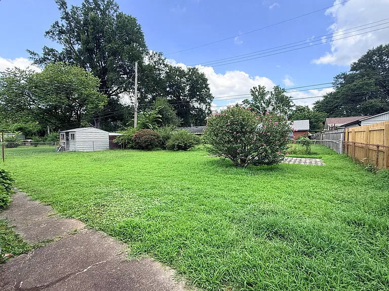 4300 Powell Ave — Photo 16