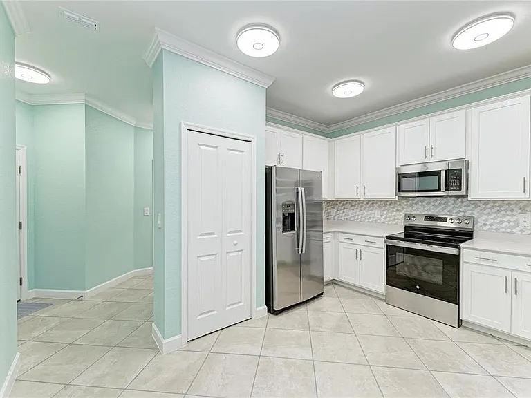 8613 Seasalt Loop — Photo 35