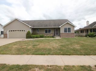 117 Oakwood Ln, Williamsville, IL 62693