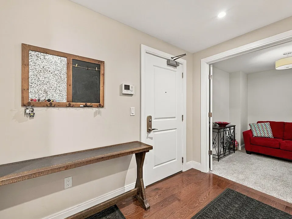 201 Elliott St #407