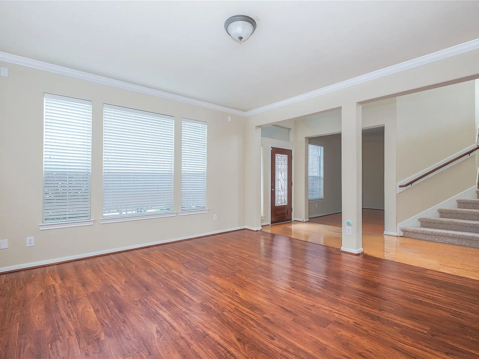 5 bed, 4.0 bath, 3363 sqft, $3,200 — Photo 3