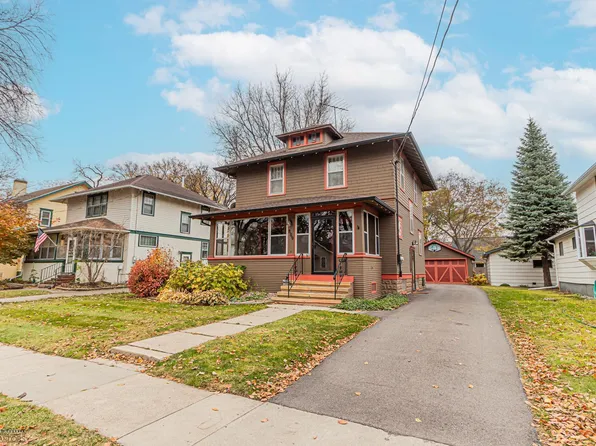 809 11th St S, Fargo, ND 58103