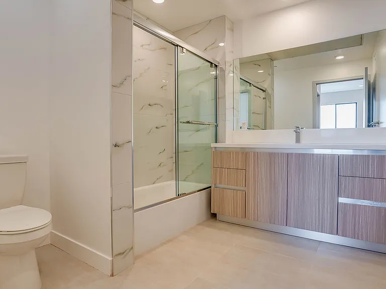 1540 S Hayworth Ave #203 — Photo 13
