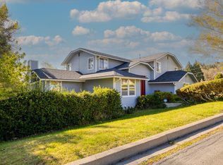 1990 Arlington Dr, Klamath Falls, OR 97601