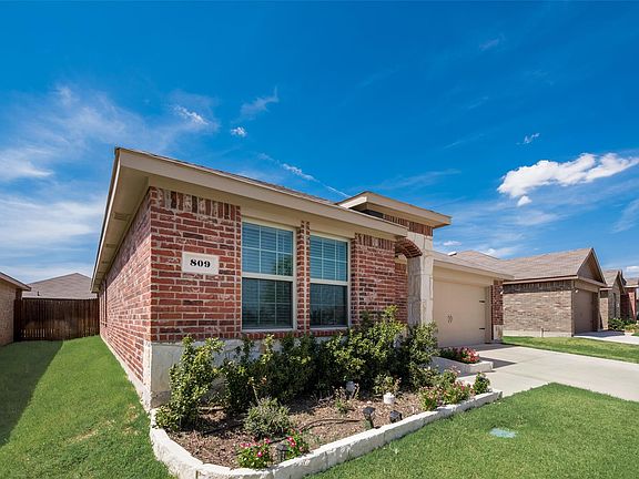 3rd image of 809 Costlow Ln