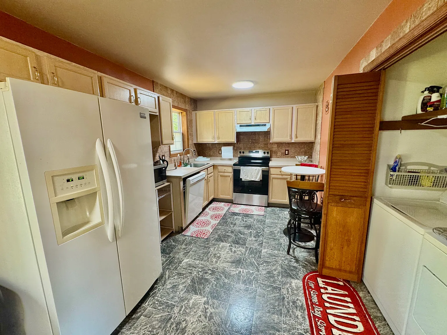3 bed, 1660 sqft, $2,100 — Photo 4