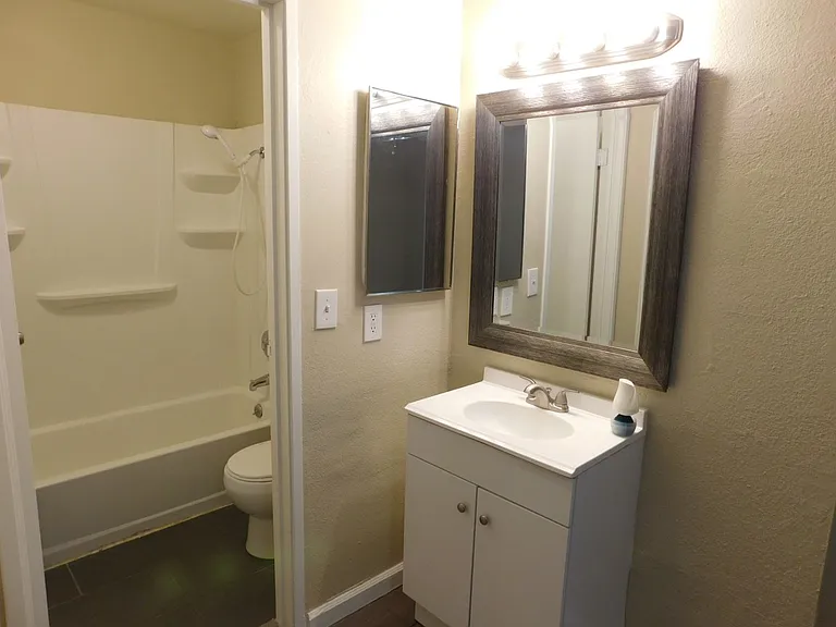 5228 Greene Ln — Photo 7
