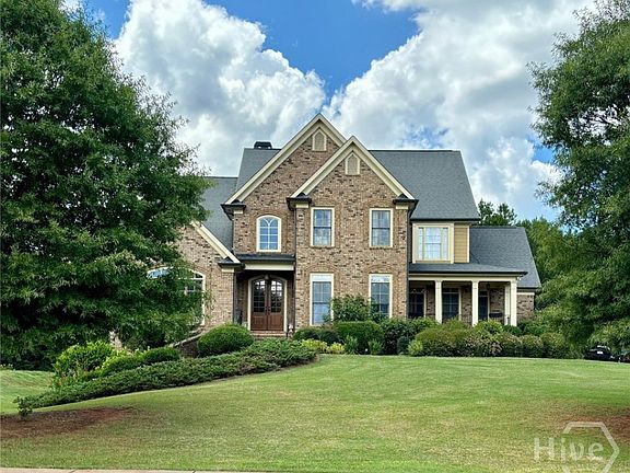 2nd image of 2041 Lakewood Manor Drive