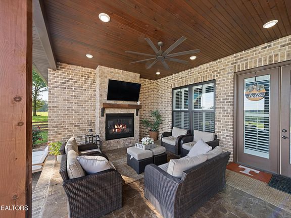 12th image of this home