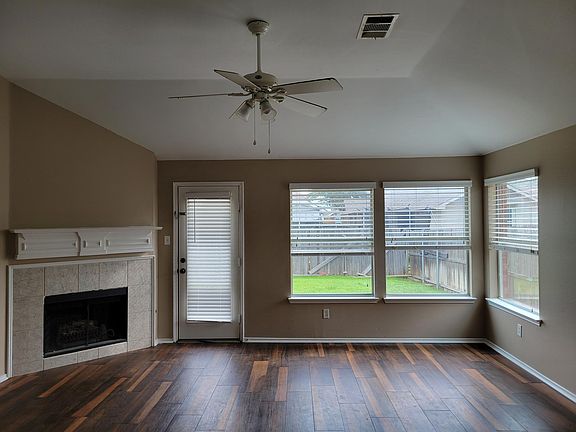 2nd image of 413 Prairie Gulch Dr