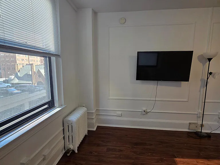 1324 Locust St #412 — Photo 7