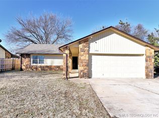 1900 N Desert Palm Ave, Broken Arrow, OK 74012
