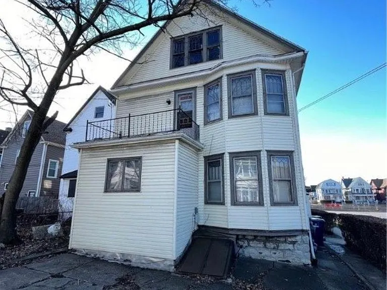 814 Humboldt Pkwy #2 — Photo 4