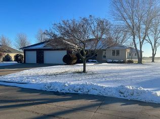 1108 Kamen Dr, Webster City, IA 50595