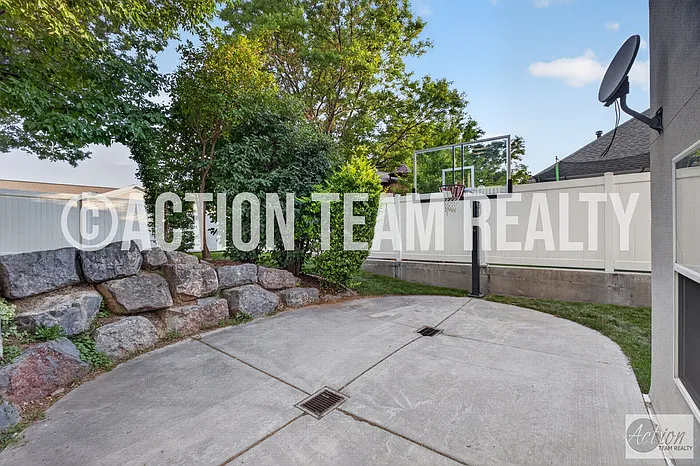 4511 W Windsor Cir — Photo 39