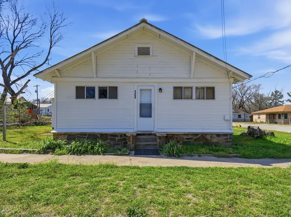 123 N 7th St, Barnsdall, OK 74002