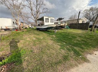 1817 Robert Dr, Saint Bernard, LA 70085