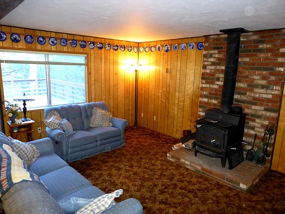 2nd image of 26050 Lilac Dr