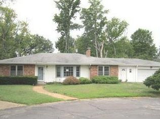 8861 Watson Woods Ct, Saint Louis, MO 63126