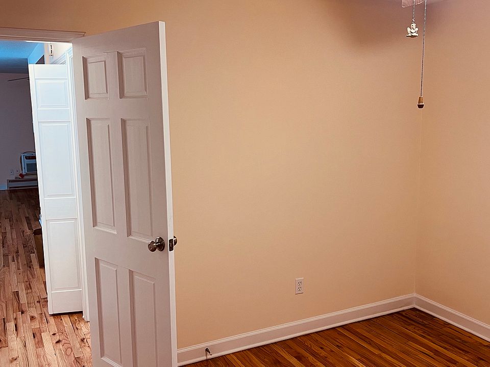 1st image of 215 Edgemoor Rd APT G
